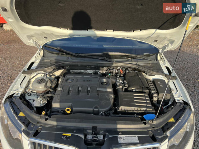 Белый Шкода Октавия, объемом двигателя 1.6 л и пробегом 307 тыс. км за 9900 $, фото 20 на Automoto.ua