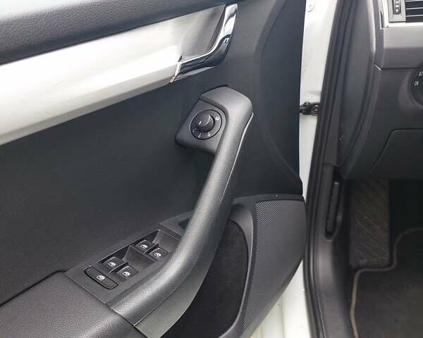 Белый Шкода Октавия, объемом двигателя 1.97 л и пробегом 250 тыс. км за 15200 $, фото 17 на Automoto.ua