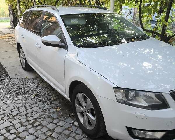 Белый Шкода Октавия, объемом двигателя 1.6 л и пробегом 365 тыс. км за 12200 $, фото 2 на Automoto.ua
