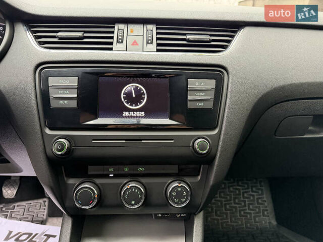 Білий Шкода Октавія, об'ємом двигуна 1.97 л та пробігом 260 тис. км за 11500 $, фото 10 на Automoto.ua