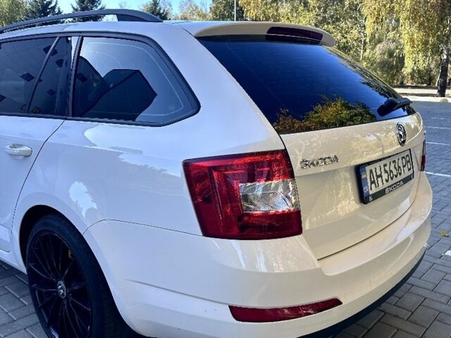 Білий Шкода Октавія, об'ємом двигуна 1.6 л та пробігом 189 тис. км за 10400 $, фото 6 на Automoto.ua