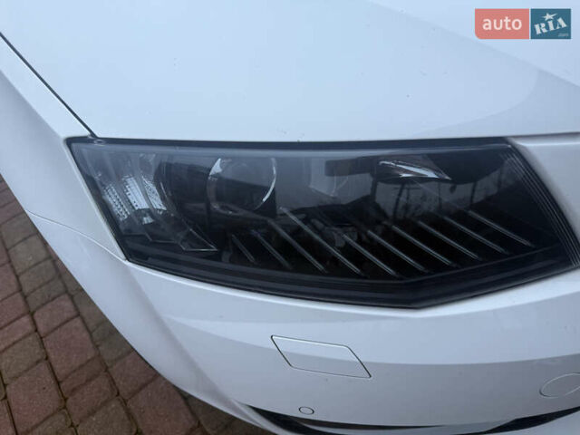 Белый Шкода Октавия, объемом двигателя 2.01 л и пробегом 300 тыс. км за 16500 $, фото 3 на Automoto.ua