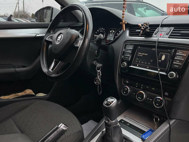 Белый Шкода Октавия, объемом двигателя 1.6 л и пробегом 260 тыс. км за 10999 $, фото 17 на Automoto.ua