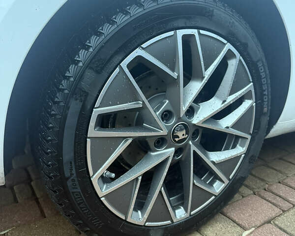 Белый Шкода Октавия, объемом двигателя 2.01 л и пробегом 300 тыс. км за 16500 $, фото 12 на Automoto.ua