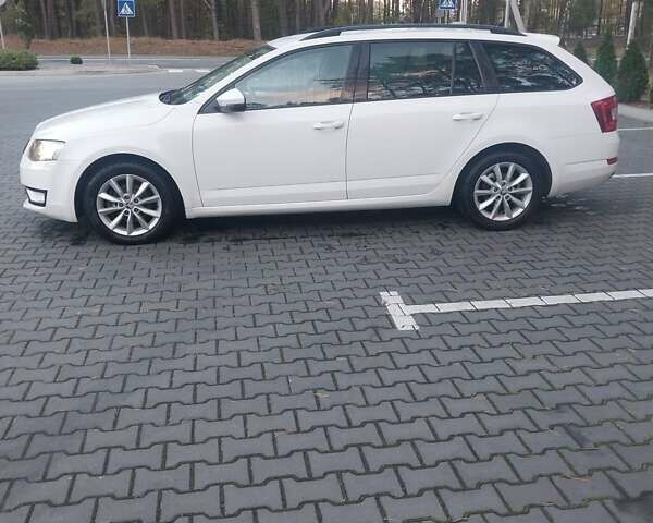Белый Шкода Октавия, объемом двигателя 1.6 л и пробегом 303 тыс. км за 11400 $, фото 9 на Automoto.ua