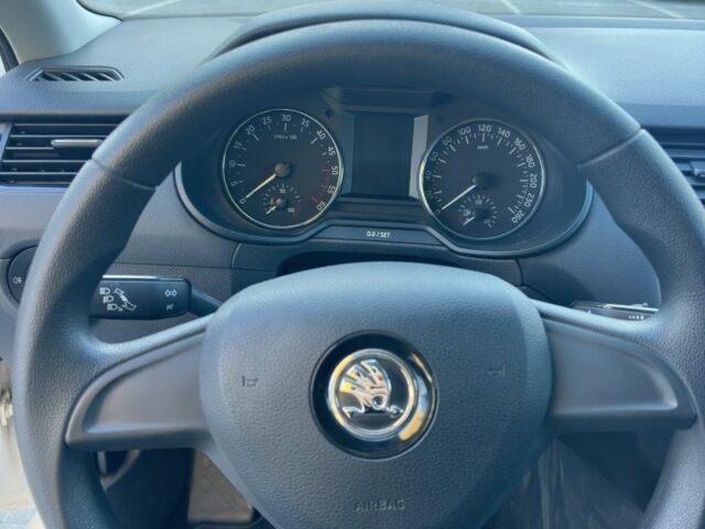 Білий Шкода Октавія, об'ємом двигуна 1.6 л та пробігом 189 тис. км за 10400 $, фото 14 на Automoto.ua