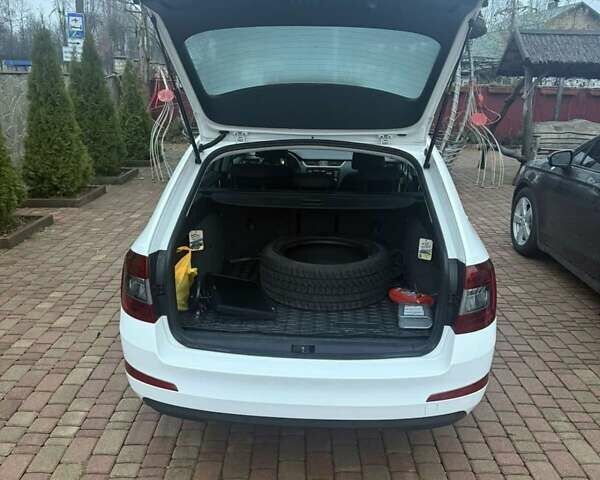 Белый Шкода Октавия, объемом двигателя 1.97 л и пробегом 300 тыс. км за 12500 $, фото 20 на Automoto.ua