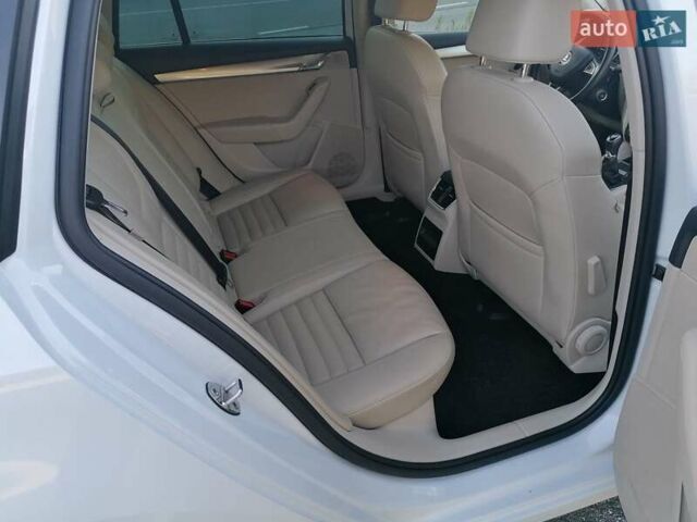 Белый Шкода Октавия, объемом двигателя 1.6 л и пробегом 270 тыс. км за 13200 $, фото 12 на Automoto.ua