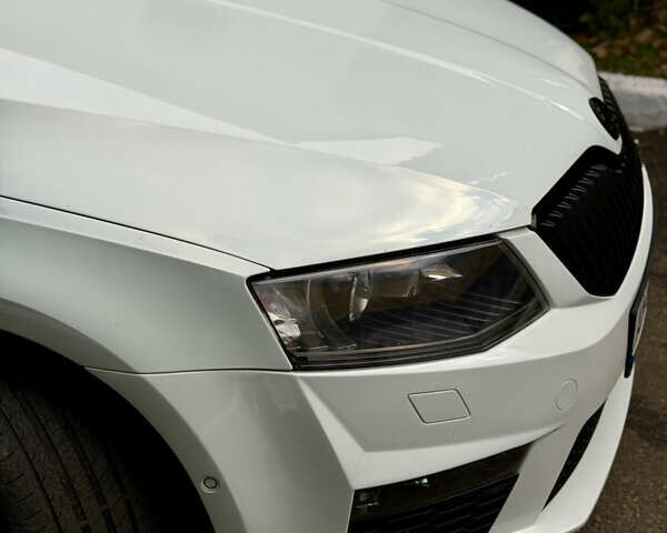 Шкода Октавия 2015 в Киеве на Automoto.ua Белый Шкода Октавия, объемом двигателя 2 л и пробегом 297 тыс. км за 12000 $, фото 17 на Automoto.ua