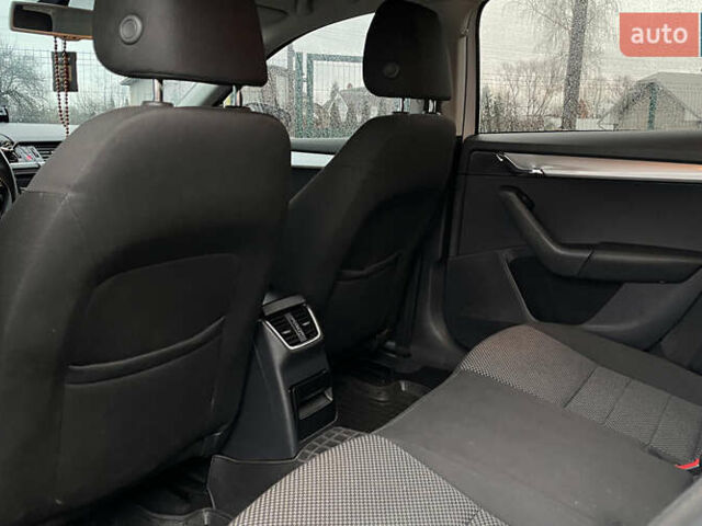 Белый Шкода Октавия, объемом двигателя 1.6 л и пробегом 260 тыс. км за 10999 $, фото 18 на Automoto.ua