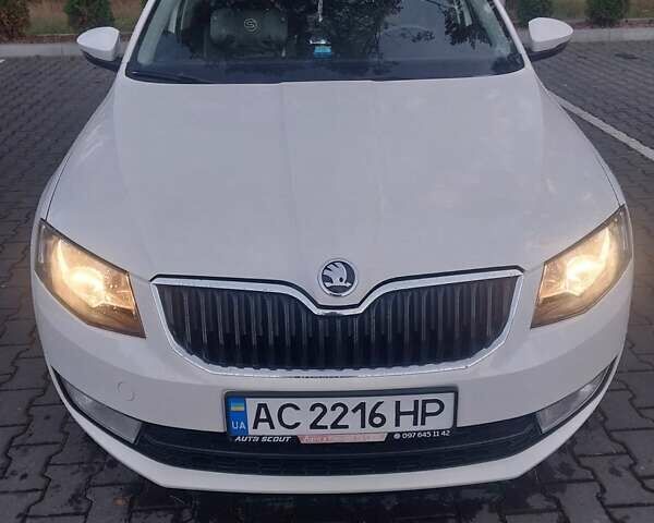 Белый Шкода Октавия, объемом двигателя 1.6 л и пробегом 303 тыс. км за 11400 $, фото 1 на Automoto.ua