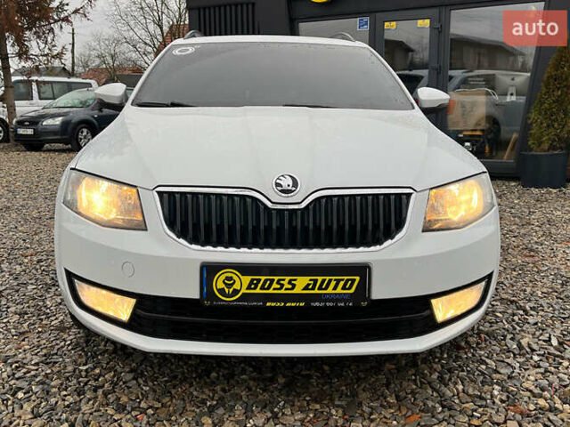 Белый Шкода Октавия, объемом двигателя 1.6 л и пробегом 260 тыс. км за 10999 $, фото 1 на Automoto.ua