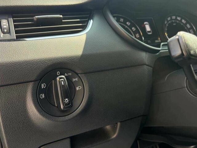 Білий Шкода Октавія, об'ємом двигуна 2 л та пробігом 313 тис. км за 13700 $, фото 11 на Automoto.ua