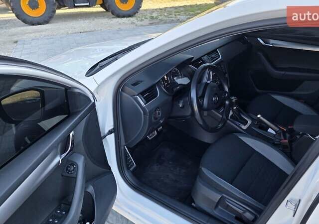 Білий Шкода Октавія, об'ємом двигуна 2 л та пробігом 230 тис. км за 12300 $, фото 9 на Automoto.ua