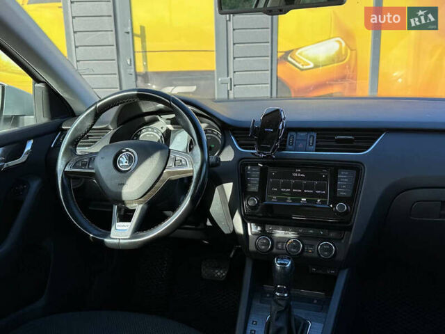 Білий Шкода Октавія, об'ємом двигуна 2 л та пробігом 234 тис. км за 14999 $, фото 46 на Automoto.ua