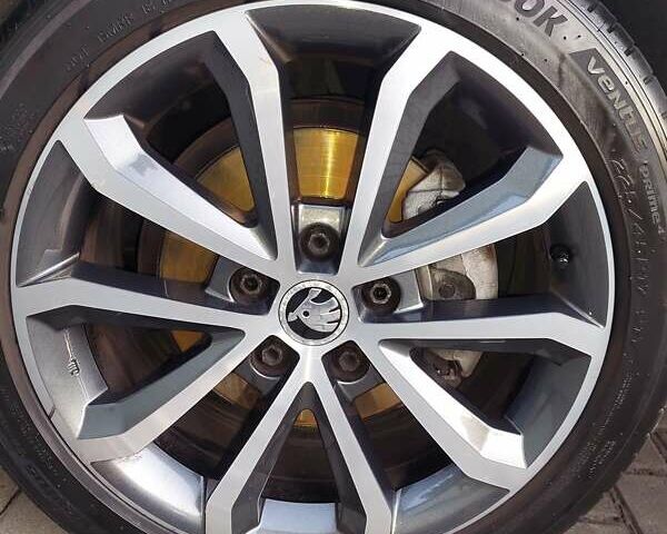 Белый Шкода Октавия, объемом двигателя 1.97 л и пробегом 250 тыс. км за 15200 $, фото 15 на Automoto.ua