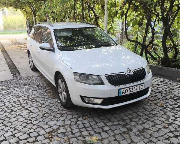 Белый Шкода Октавия, объемом двигателя 1.6 л и пробегом 365 тыс. км за 12200 $, фото 5 на Automoto.ua