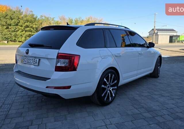 Білий Шкода Октавія, об'ємом двигуна 2 л та пробігом 230 тис. км за 12300 $, фото 2 на Automoto.ua
