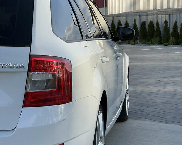 Білий Шкода Октавія, об'ємом двигуна 1.97 л та пробігом 225 тис. км за 12600 $, фото 16 на Automoto.ua