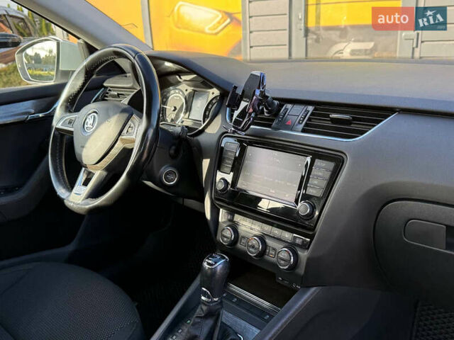 Білий Шкода Октавія, об'ємом двигуна 2 л та пробігом 234 тис. км за 14999 $, фото 39 на Automoto.ua