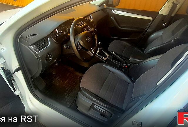Білий Шкода Октавія, об'ємом двигуна 2 л та пробігом 264 тис. км за 13300 $, фото 10 на Automoto.ua