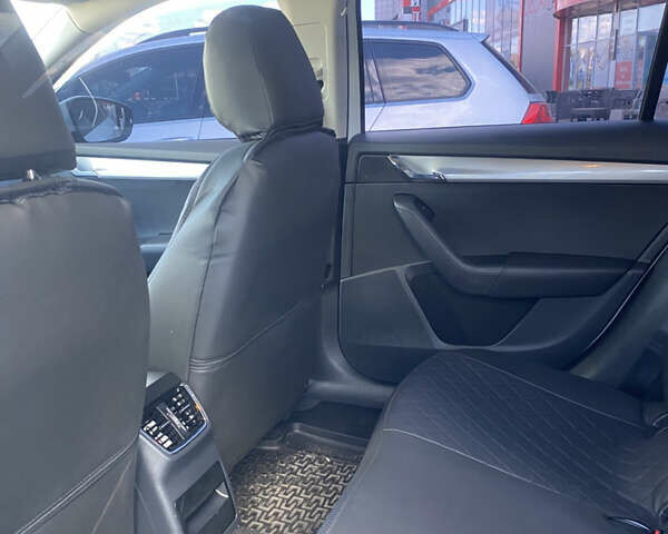 Білий Шкода Октавія, об'ємом двигуна 1.97 л та пробігом 333 тис. км за 11700 $, фото 10 на Automoto.ua