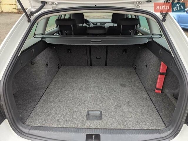 Белый Шкода Октавия, объемом двигателя 1.4 л и пробегом 206 тыс. км за 12100 $, фото 12 на Automoto.ua