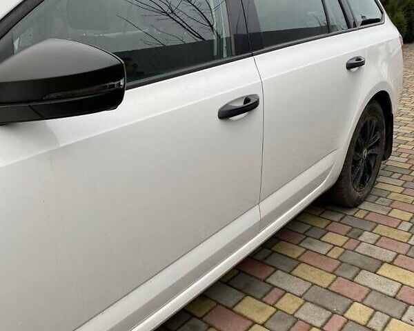 Шкода Октавия 2015 в Днепре (Днепропетровске) на Automoto.ua Белый Шкода Октавия, объемом двигателя 1.4 л и пробегом 202 тыс. км за 10500 $, фото 2 на Automoto.ua