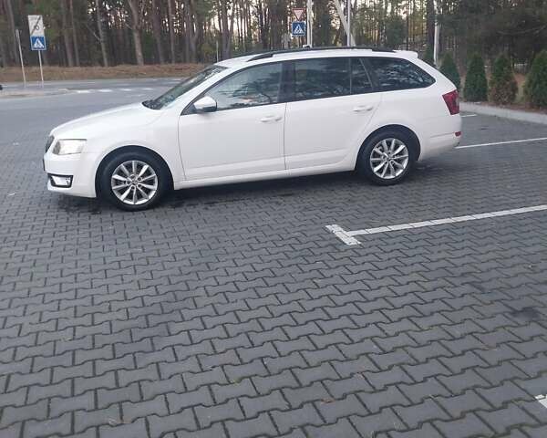 Белый Шкода Октавия, объемом двигателя 1.6 л и пробегом 303 тыс. км за 11400 $, фото 13 на Automoto.ua