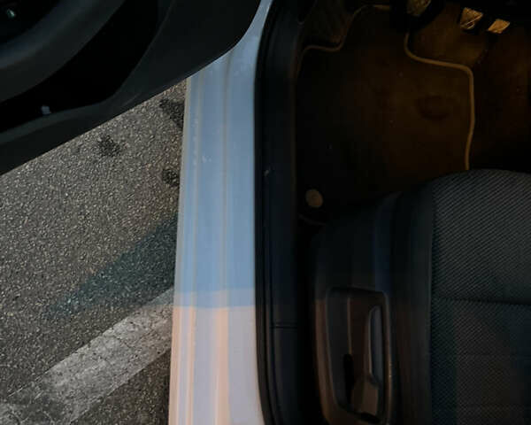 Белый Шкода Октавия, объемом двигателя 1.6 л и пробегом 243 тыс. км за 11000 $, фото 20 на Automoto.ua