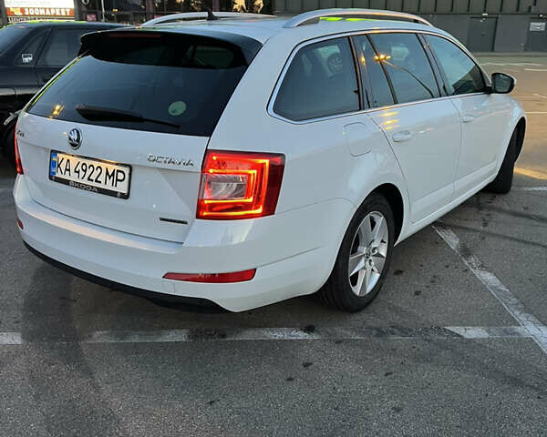 Белый Шкода Октавия, объемом двигателя 1.6 л и пробегом 243 тыс. км за 11000 $, фото 6 на Automoto.ua