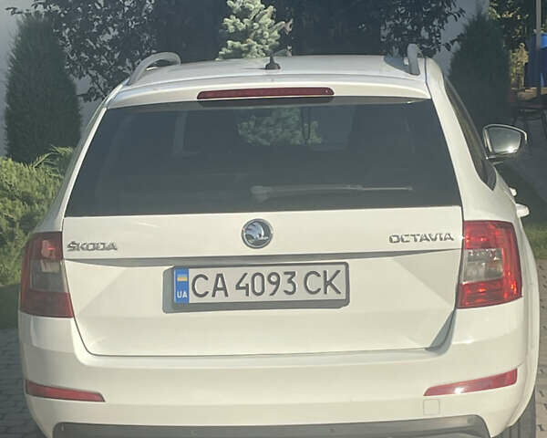 Белый Шкода Октавия, объемом двигателя 1.6 л и пробегом 287 тыс. км за 10300 $, фото 6 на Automoto.ua
