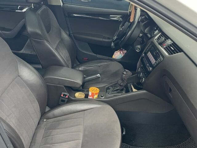 Белый Шкода Октавия, объемом двигателя 2 л и пробегом 284 тыс. км за 14900 $, фото 18 на Automoto.ua