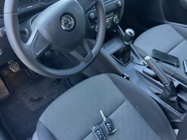 Білий Шкода Октавія, об'ємом двигуна 1.6 л та пробігом 189 тис. км за 10400 $, фото 19 на Automoto.ua