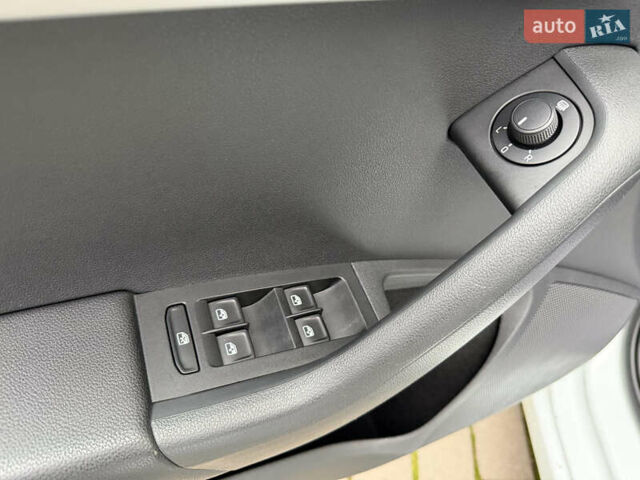 Білий Шкода Октавія, об'ємом двигуна 1.97 л та пробігом 260 тис. км за 11500 $, фото 15 на Automoto.ua