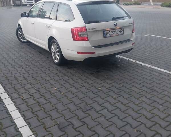 Белый Шкода Октавия, объемом двигателя 1.6 л и пробегом 303 тыс. км за 11400 $, фото 15 на Automoto.ua