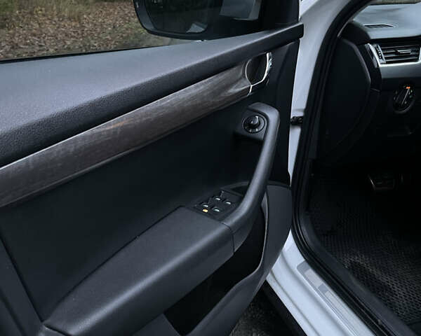 Білий Шкода Октавія, об'ємом двигуна 1.97 л та пробігом 278 тис. км за 13400 $, фото 13 на Automoto.ua