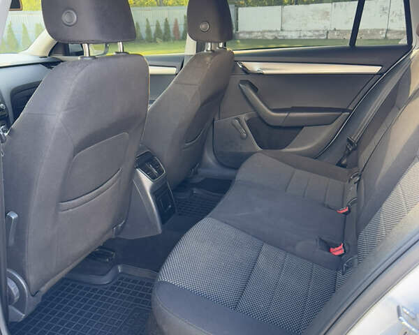 Білий Шкода Октавія, об'ємом двигуна 1.97 л та пробігом 225 тис. км за 12600 $, фото 38 на Automoto.ua