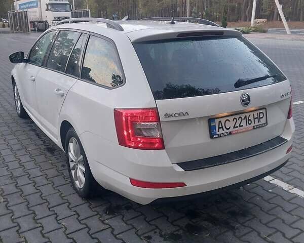 Шкода Октавия 2015 в Маневичах на Automoto.ua Белый Шкода Октавия, объемом двигателя 1.6 л и пробегом 303 тыс. км за 11400 $, фото 4 на Automoto.ua