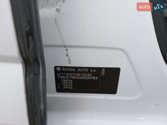 Белый Шкода Октавия, объемом двигателя 1.4 л и пробегом 237 тыс. км за 12800 $, фото 26 на Automoto.ua