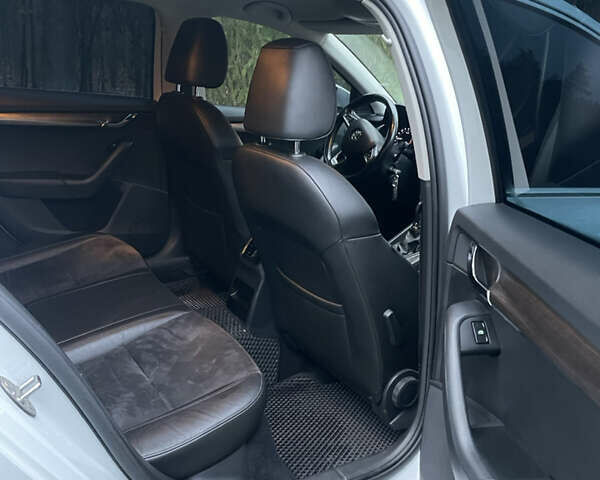 Білий Шкода Октавія, об'ємом двигуна 1.97 л та пробігом 278 тис. км за 13400 $, фото 15 на Automoto.ua