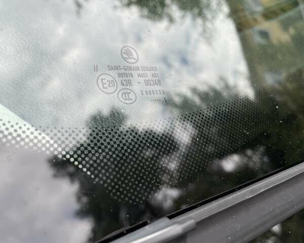 Белый Шкода Октавия, объемом двигателя 1.6 л и пробегом 345 тыс. км за 10400 $, фото 21 на Automoto.ua