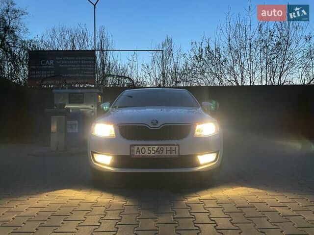Белый Шкода Октавия, объемом двигателя 1.6 л и пробегом 345 тыс. км за 10400 $, фото 7 на Automoto.ua