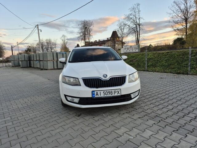 Шкода Октавия 2015 в Калуше на Automoto.ua Белый Шкода Октавия, объемом двигателя 0 л и пробегом 300 тыс. км за 11250 $, фото 1 на Automoto.ua
