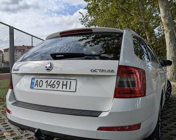 Белый Шкода Октавия, объемом двигателя 1.6 л и пробегом 267 тыс. км за 12500 $, фото 9 на Automoto.ua