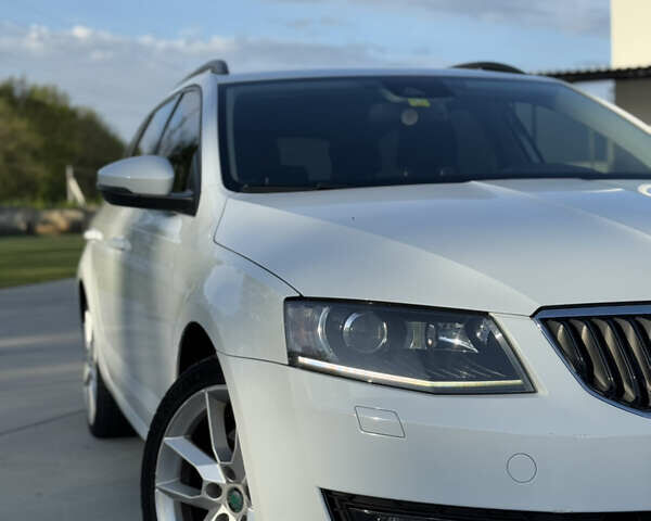 Білий Шкода Октавія, об'ємом двигуна 1.97 л та пробігом 225 тис. км за 12600 $, фото 9 на Automoto.ua