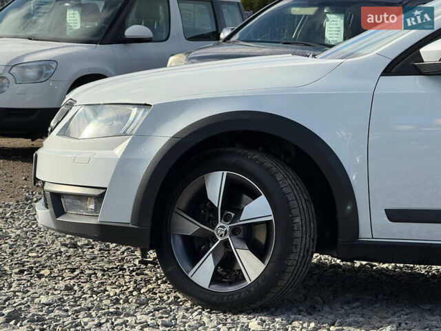 Білий Шкода Октавія, об'ємом двигуна 2 л та пробігом 234 тис. км за 14999 $, фото 13 на Automoto.ua