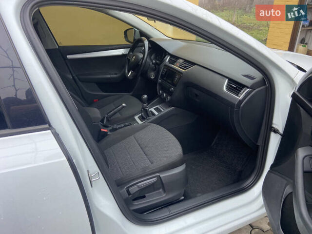 Белый Шкода Октавия, объемом двигателя 1.6 л и пробегом 273 тыс. км за 12399 $, фото 9 на Automoto.ua