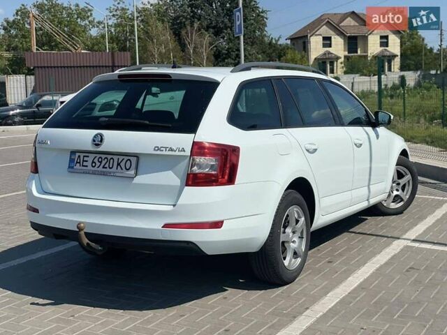 Білий Шкода Октавія, об'ємом двигуна 1.6 л та пробігом 248 тис. км за 10800 $, фото 3 на Automoto.ua