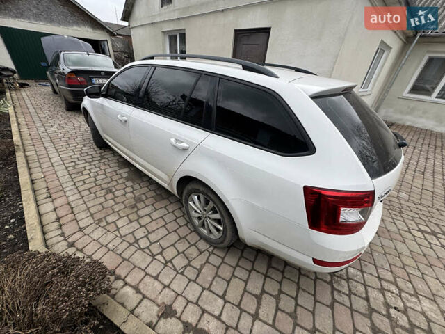 Белый Шкода Октавия, объемом двигателя 1.97 л и пробегом 300 тыс. км за 12000 $, фото 4 на Automoto.ua